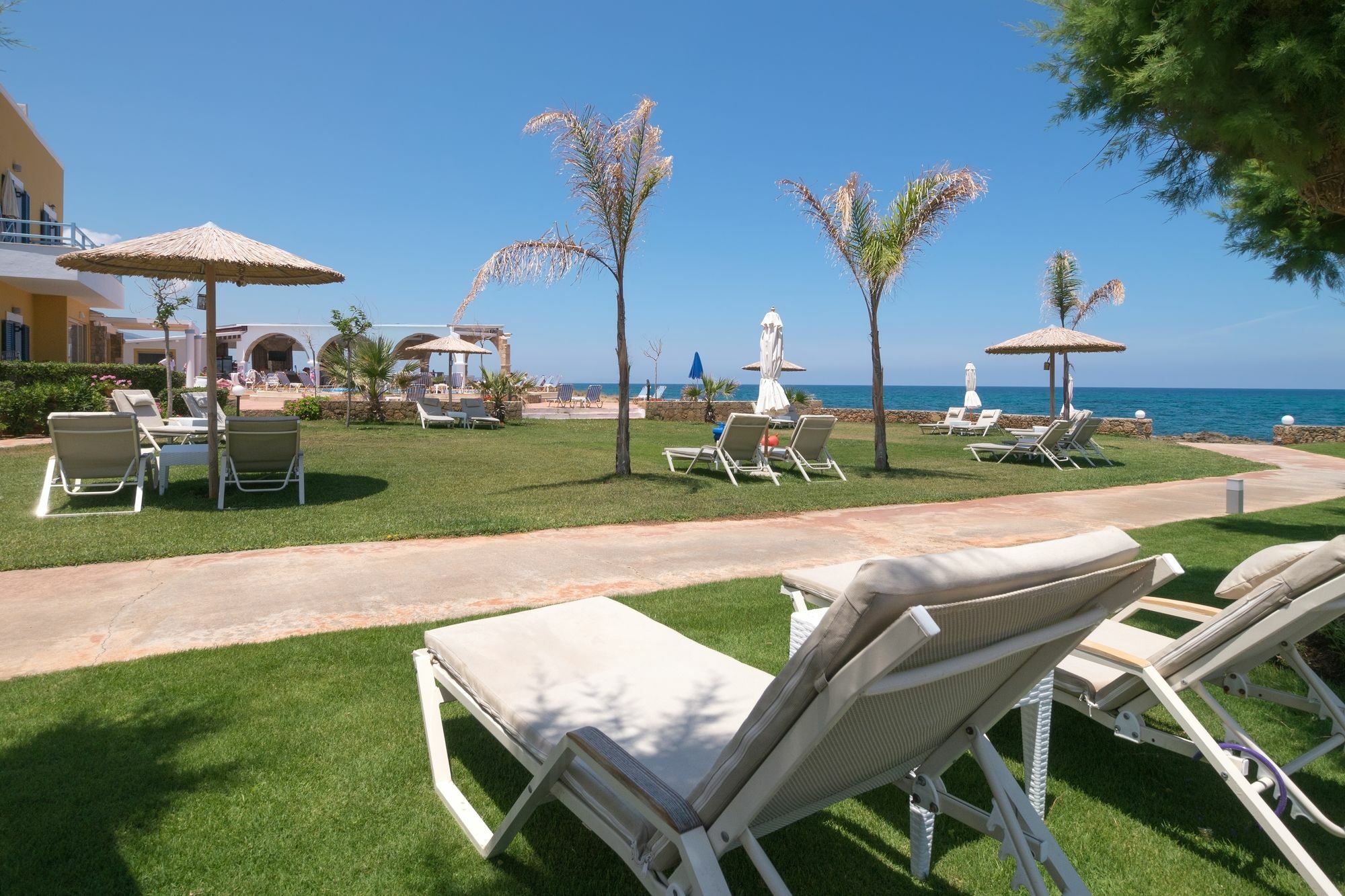 Hotel apartamentowy Pyrgos